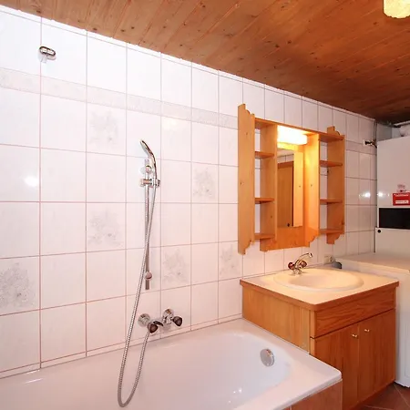 Adelschmied Daire *